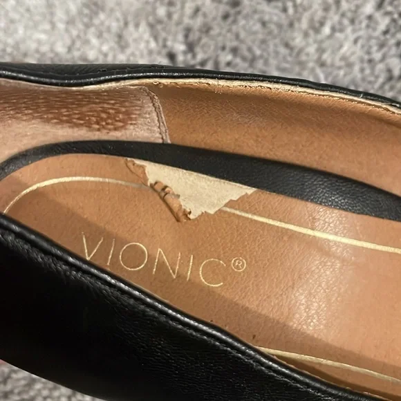 Vionic black leather pumps, EUC, size 9 - Picture 7 of 9